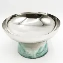 وعاء فضي بقاعدة فيروزي  / HUK030011