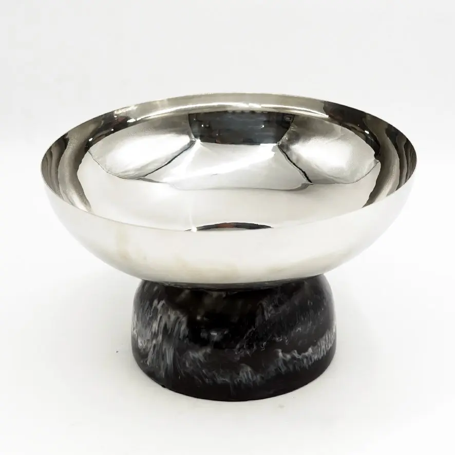 وعاء تمر كبير فضي بقاعدة سوداء  / HUK030007