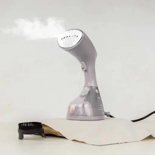 [BH/9552] مكواة بخار للملابس 250 مل بني داكن / BH/9552